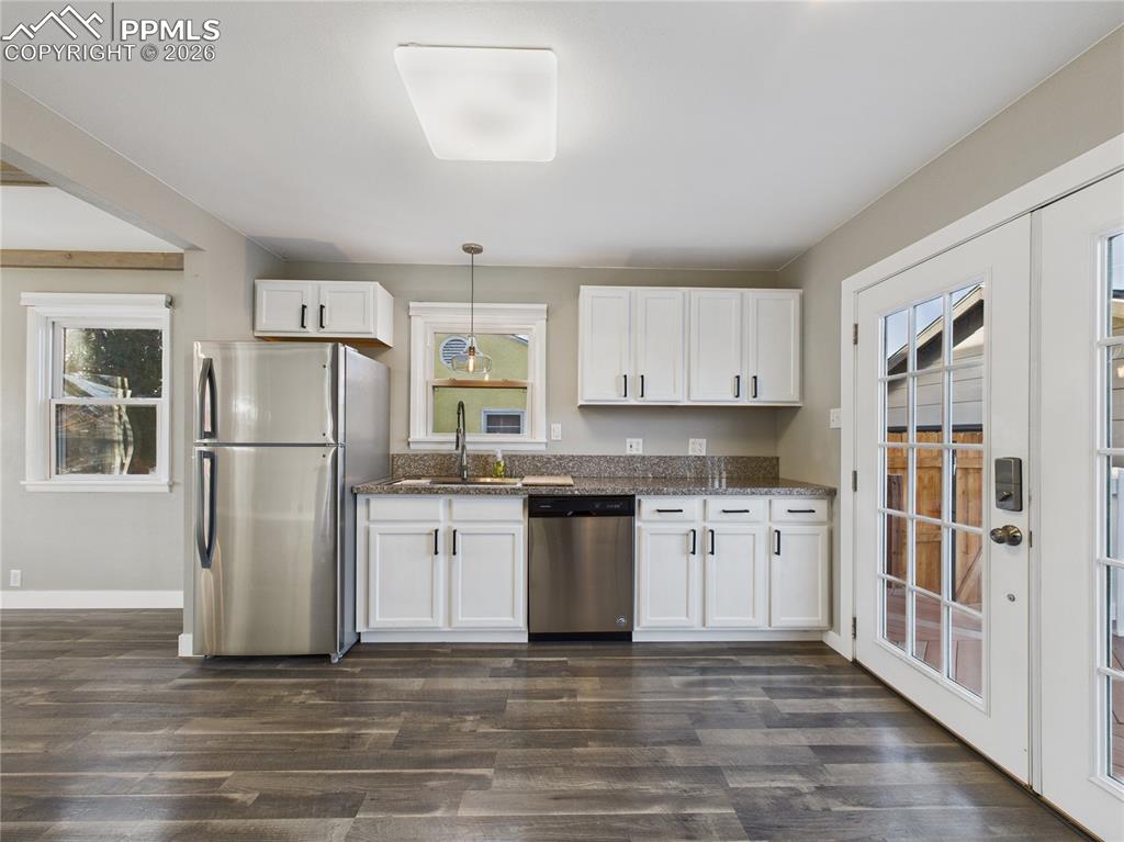 Image 13 of 34: Kitchen