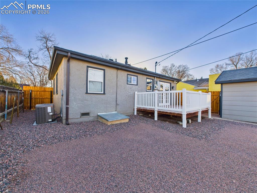 Image 29 of 34: Back of Structure