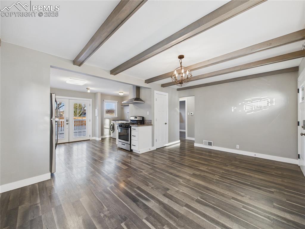 Image 7 of 34: Living Room