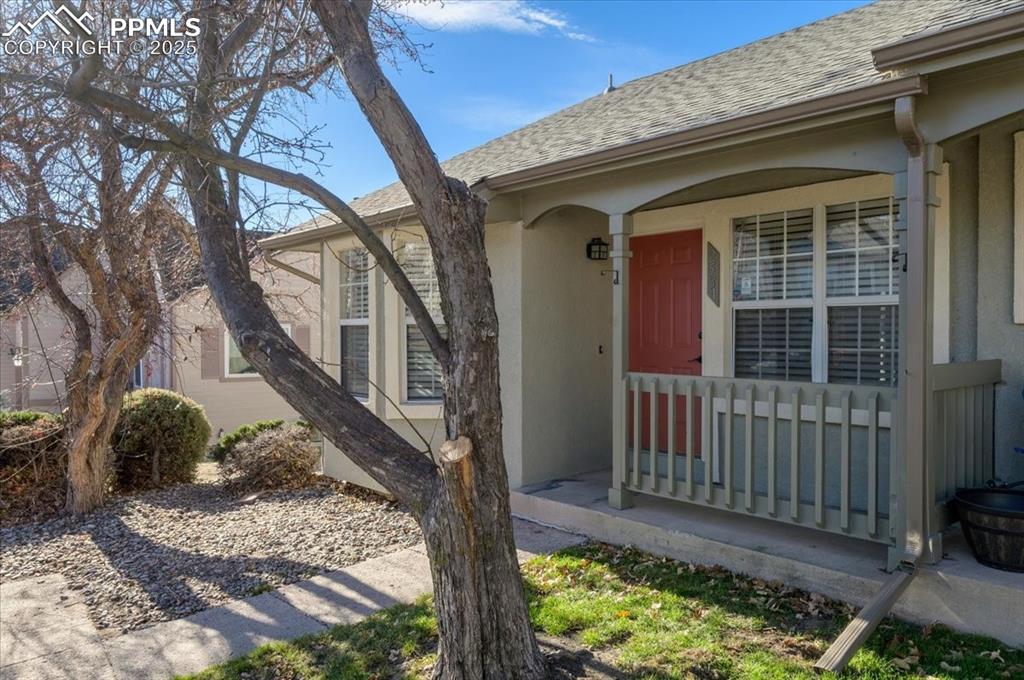 Image 26 of 36: Entry