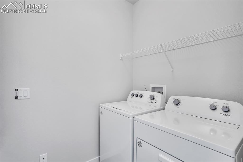 Image 11 of 27: Upper level unit