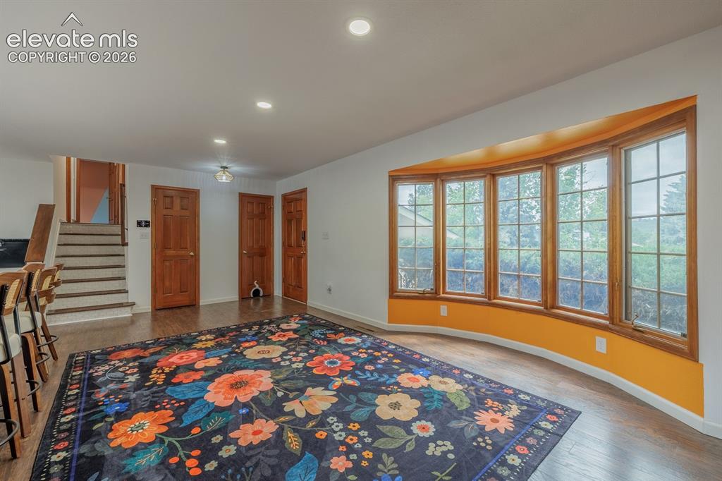 Image 15 of 41: Living Room