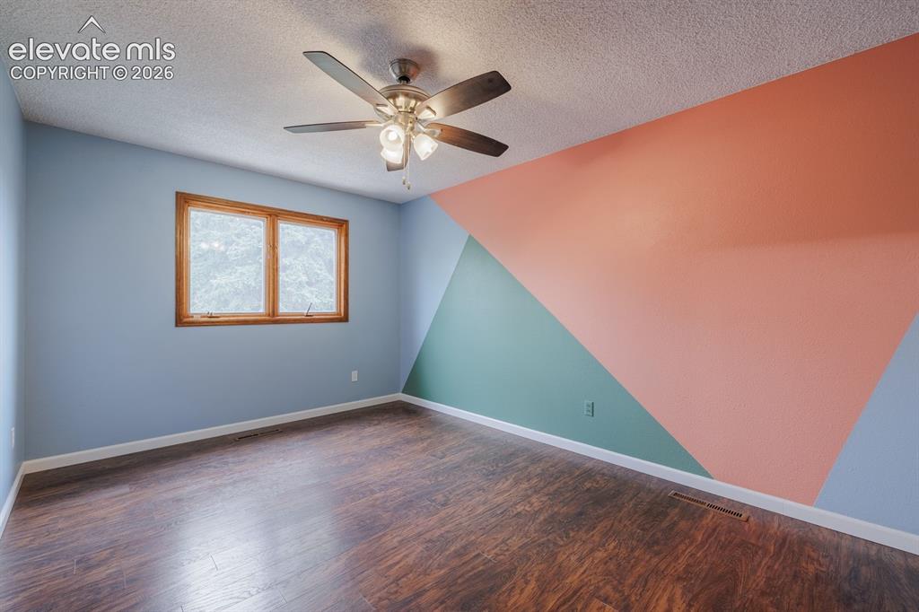 Image 23 of 41: Upstairs Bedroom