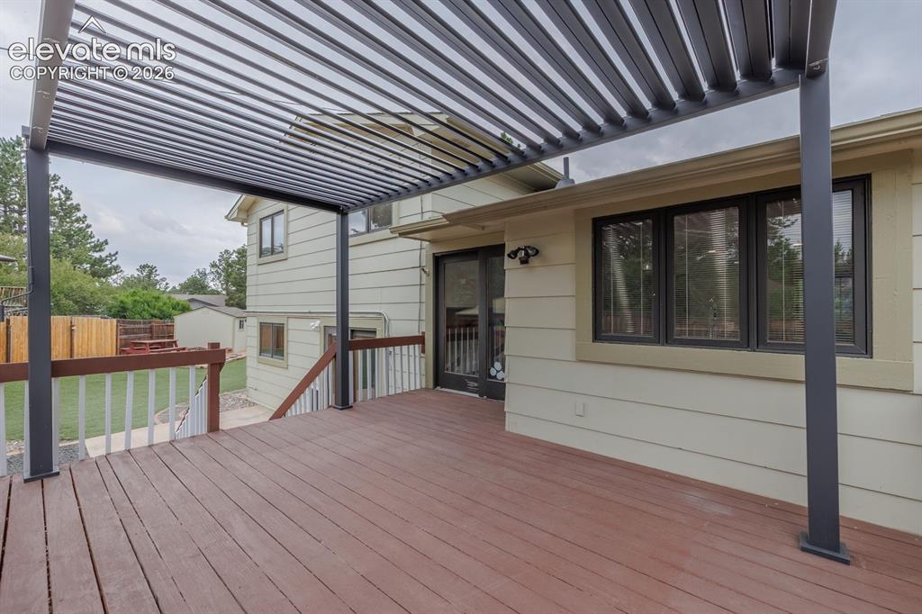 Image 32 of 41: Covered Deck