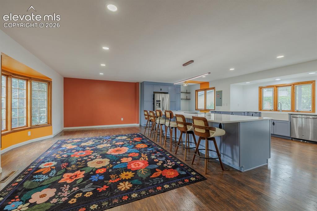 Image 6 of 41: Kitchen