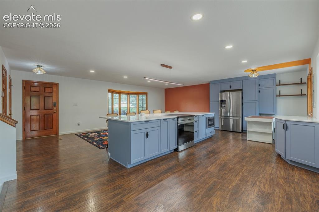 Image 9 of 41: Kitchen