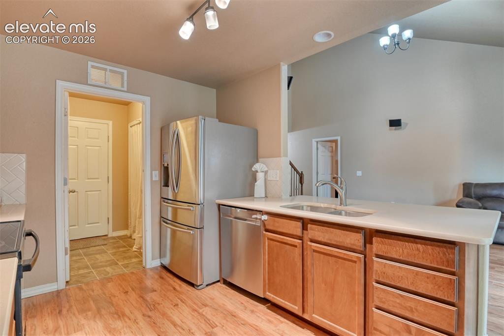Image 11 of 35: Kitchen