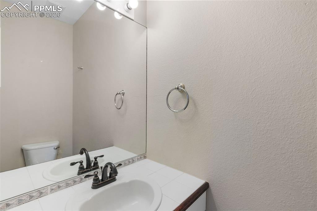 Image 15 of 38: Bathroom