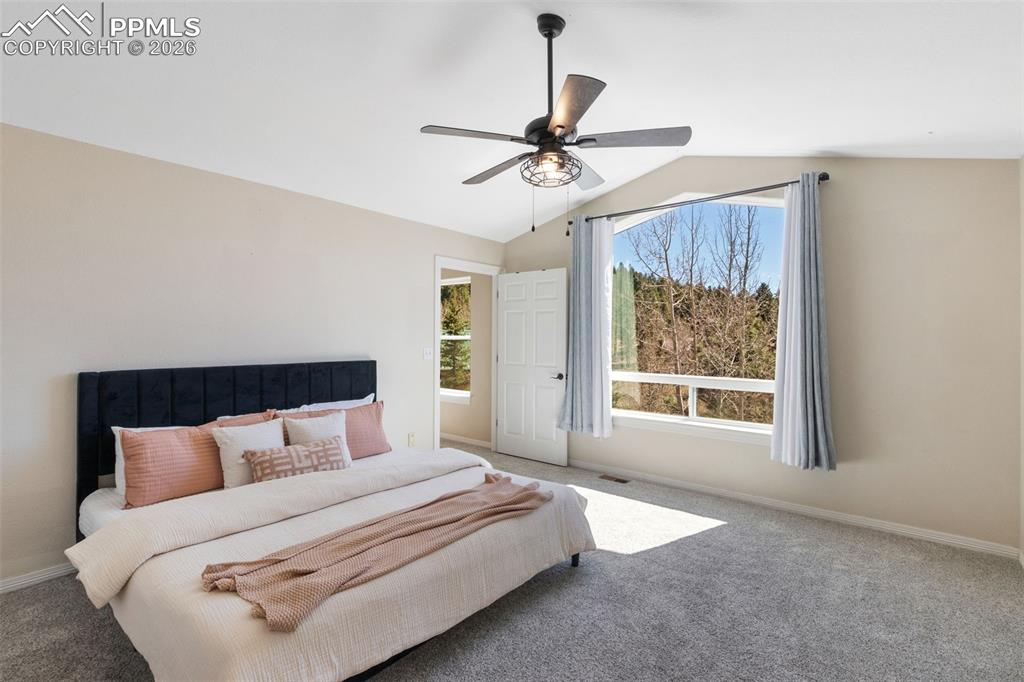 Image 18 of 38: Bedroom