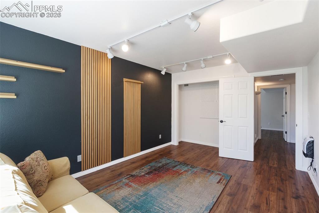 Image 28 of 38: Living Room