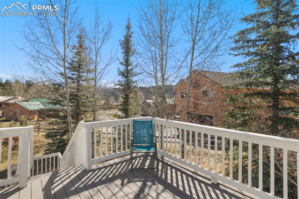 Image 34 of 38: Deck