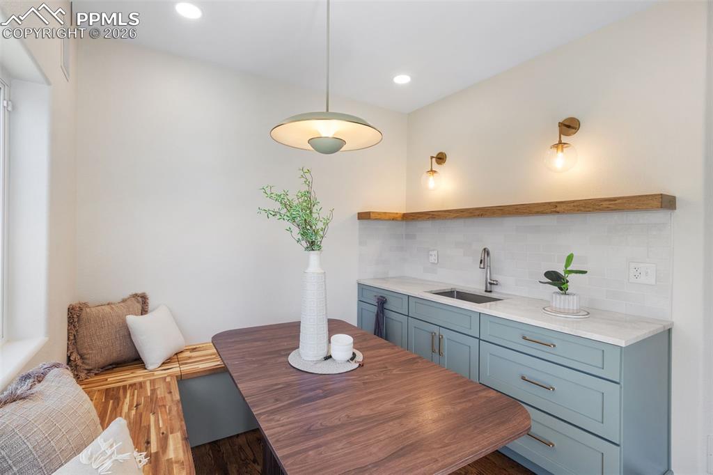 Image 8 of 38: Kitchen