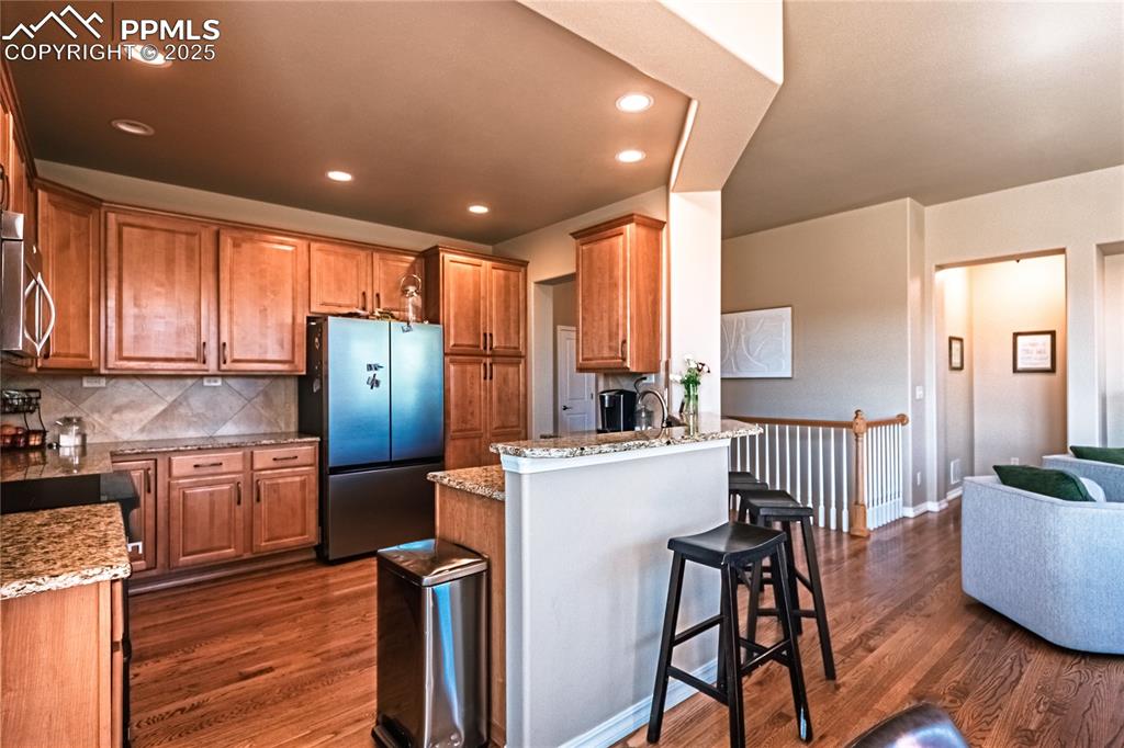 Image 20 of 47: Kitchen