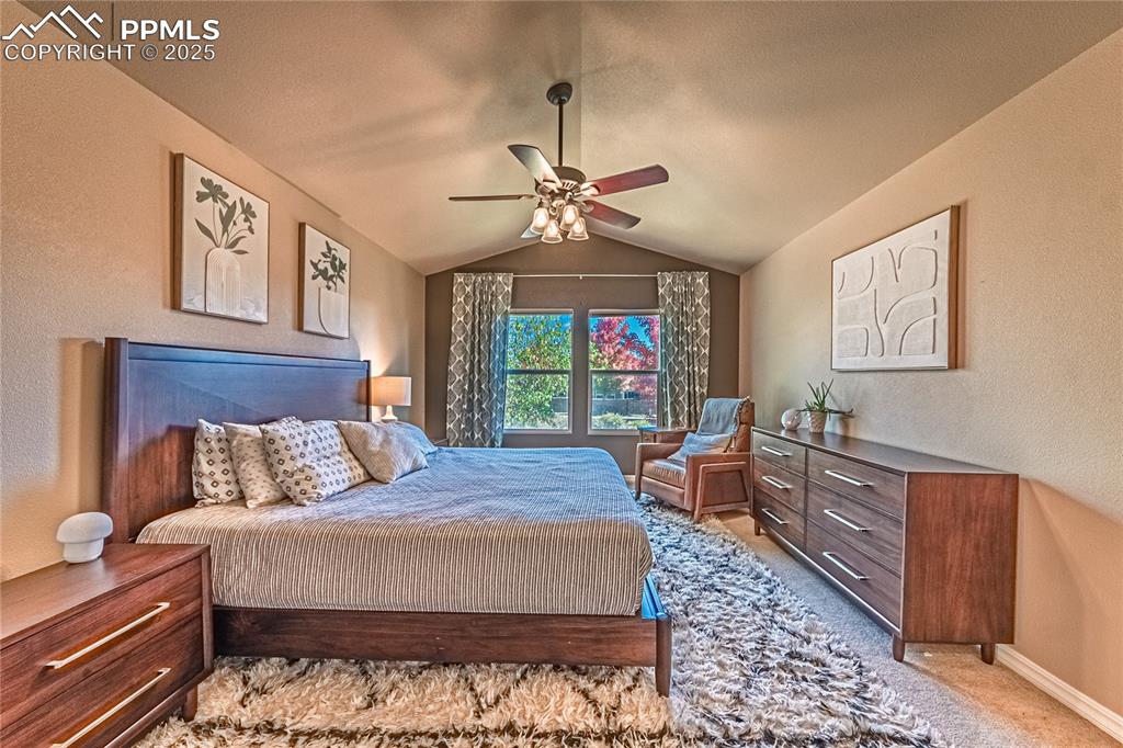 Image 27 of 47: Bedroom