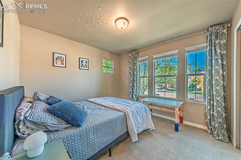 Image 5 of 47: Bedroom