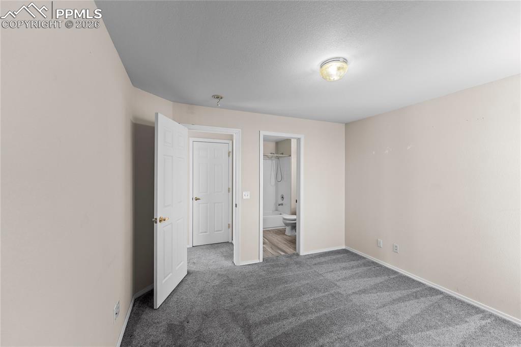 Image 13 of 28: Bedroom