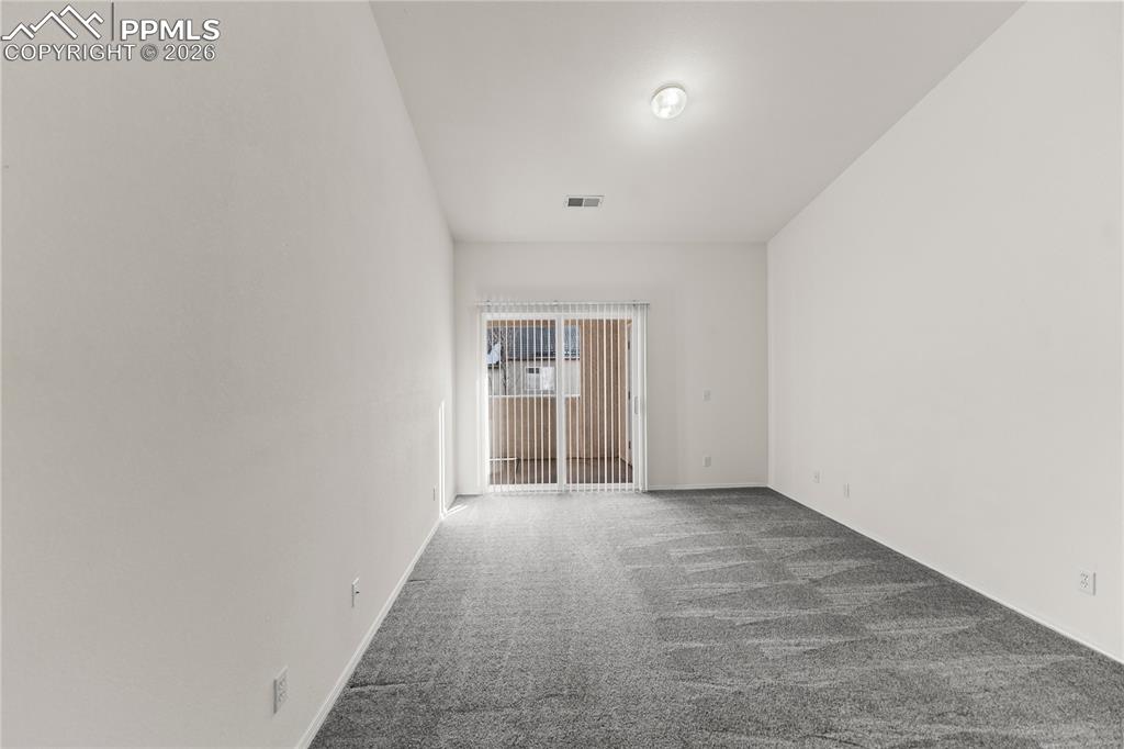 Image 17 of 28: Bedroom