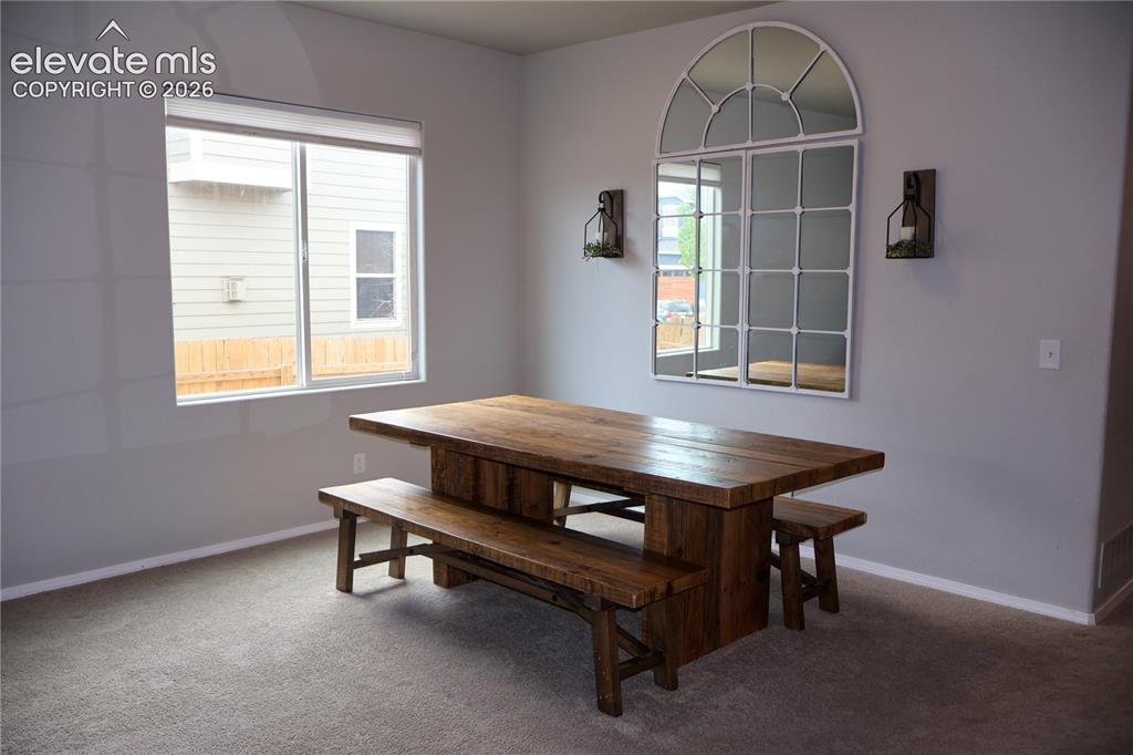Image 11 of 27: Dining Area