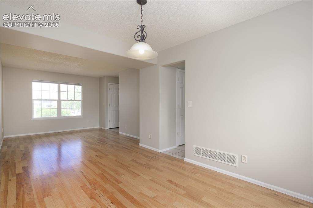 Image 10 of 36: Dining / Living Room