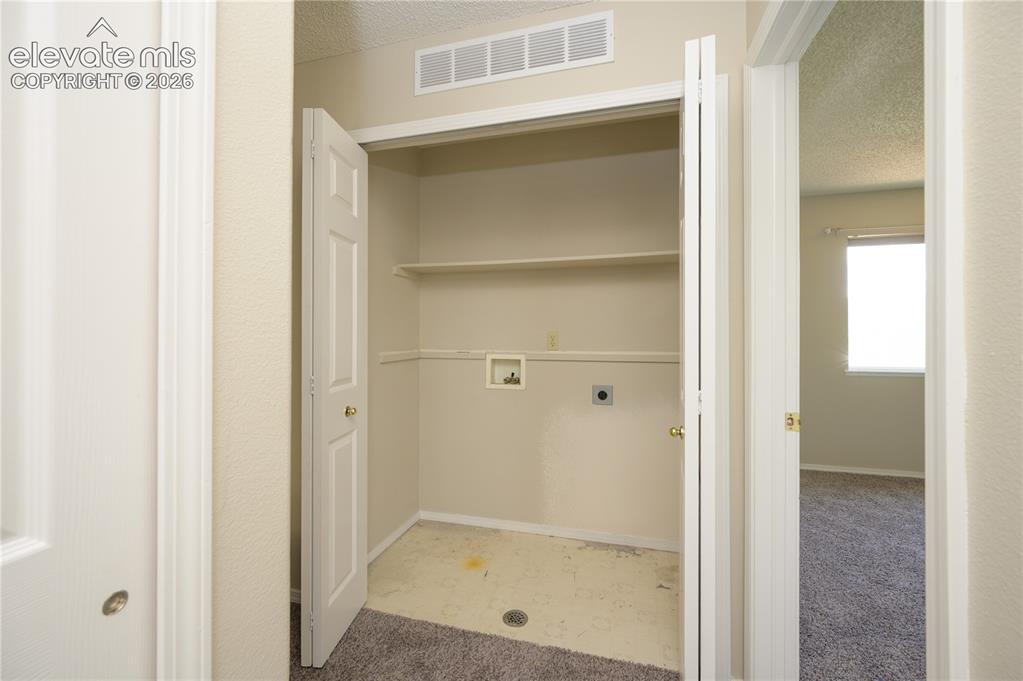 Image 20 of 36: Laundry on same level as bedrooms