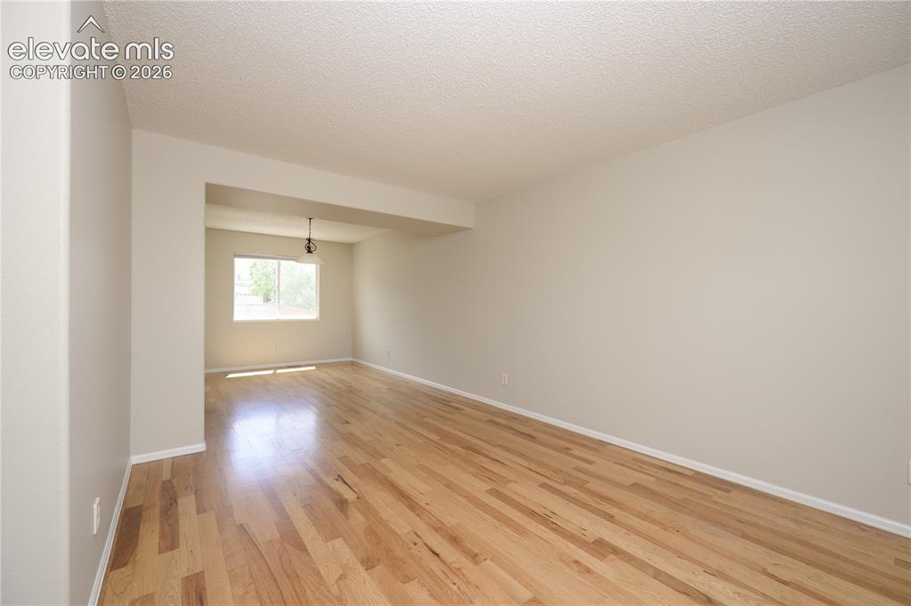 Image 9 of 36: Dining Room