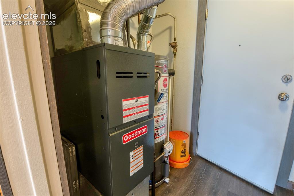 Image 26 of 31: Utility Room