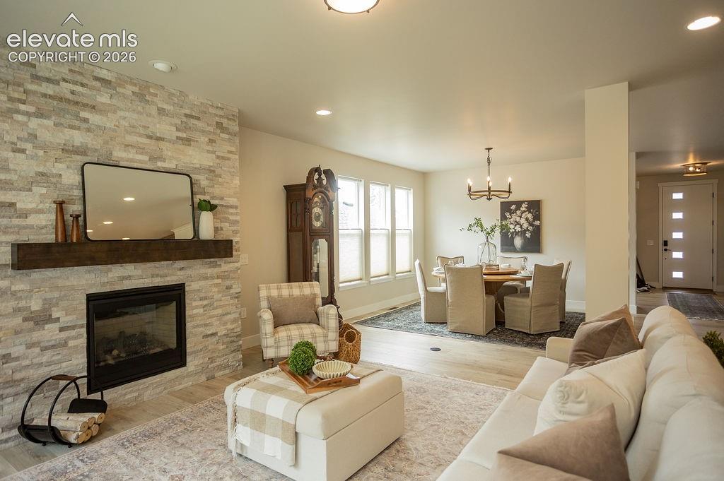 Image 15 of 42: Living Room