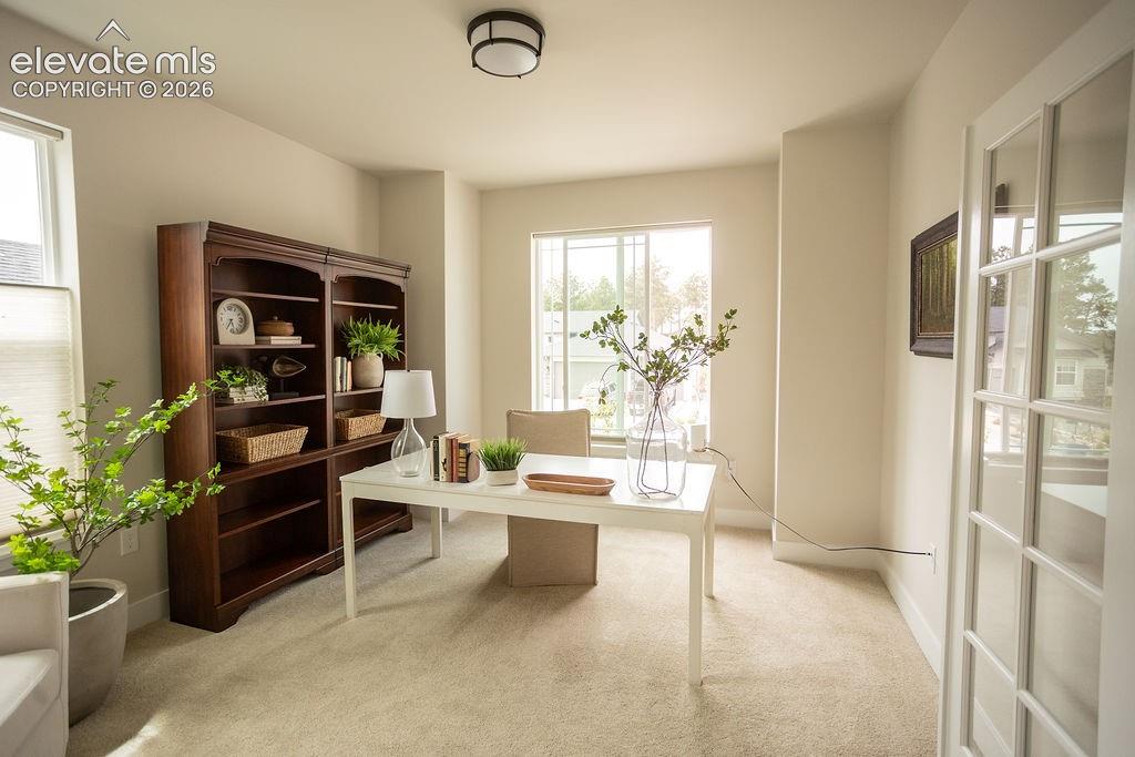 Image 18 of 42: Office