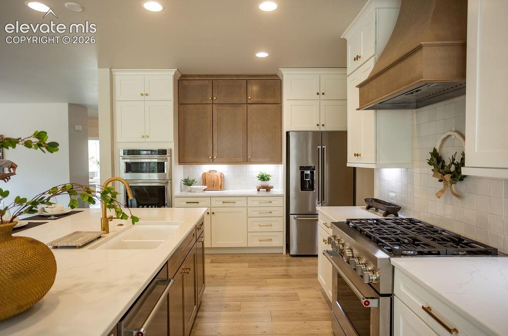 Image 9 of 42: Kitchen