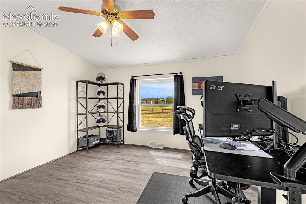 Image 15 of 23: Bedroom