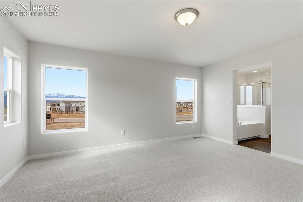 Image 29 of 36: Bedroom