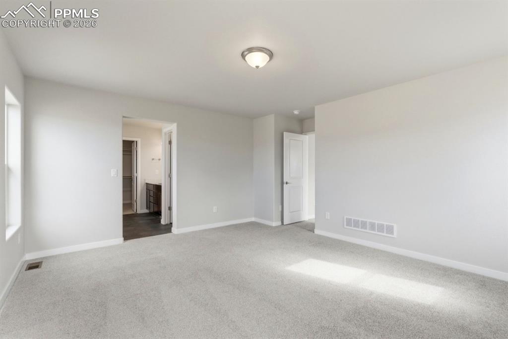 Image 30 of 36: Bedroom