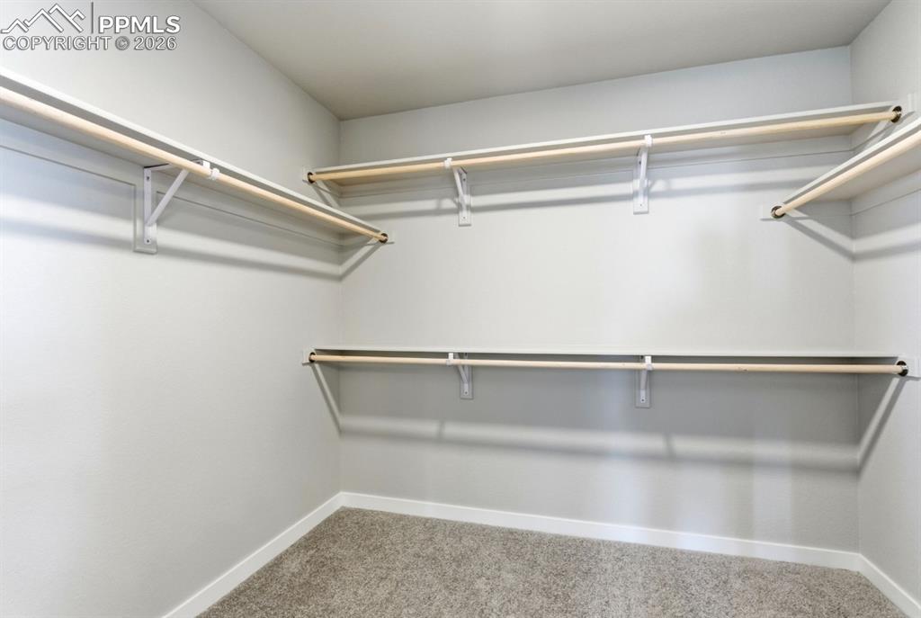 Image 34 of 36: Closet