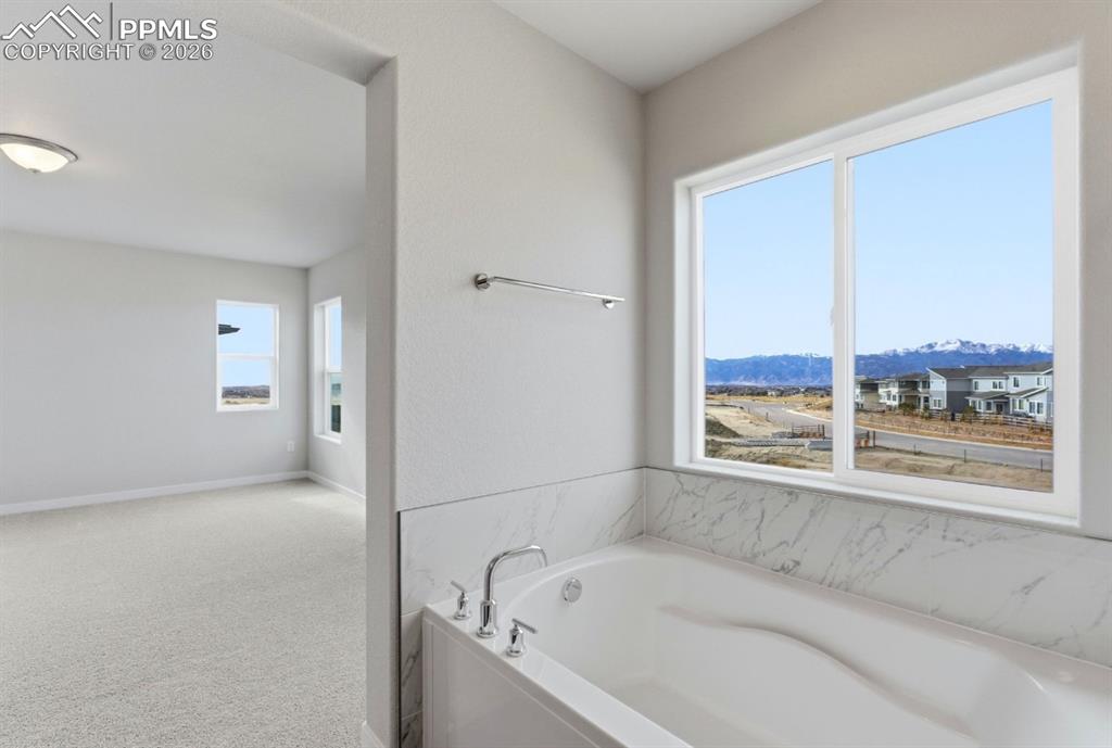 Image 35 of 36: Bathroom