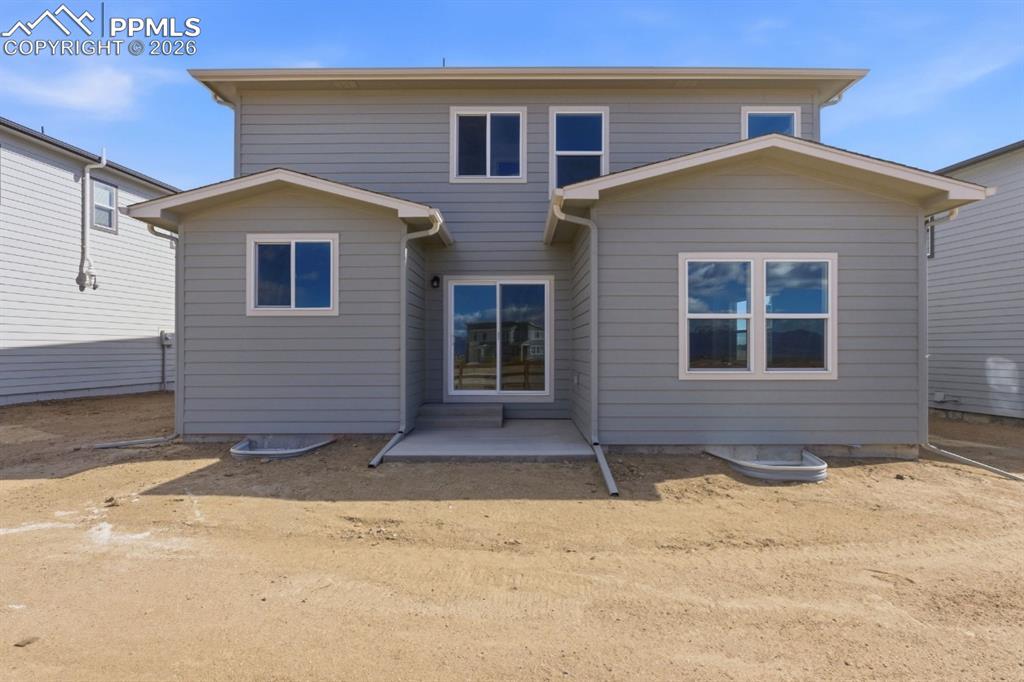 Image 36 of 36: Back of Structure