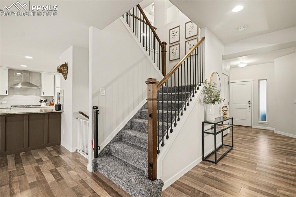 Image 17 of 40: Office