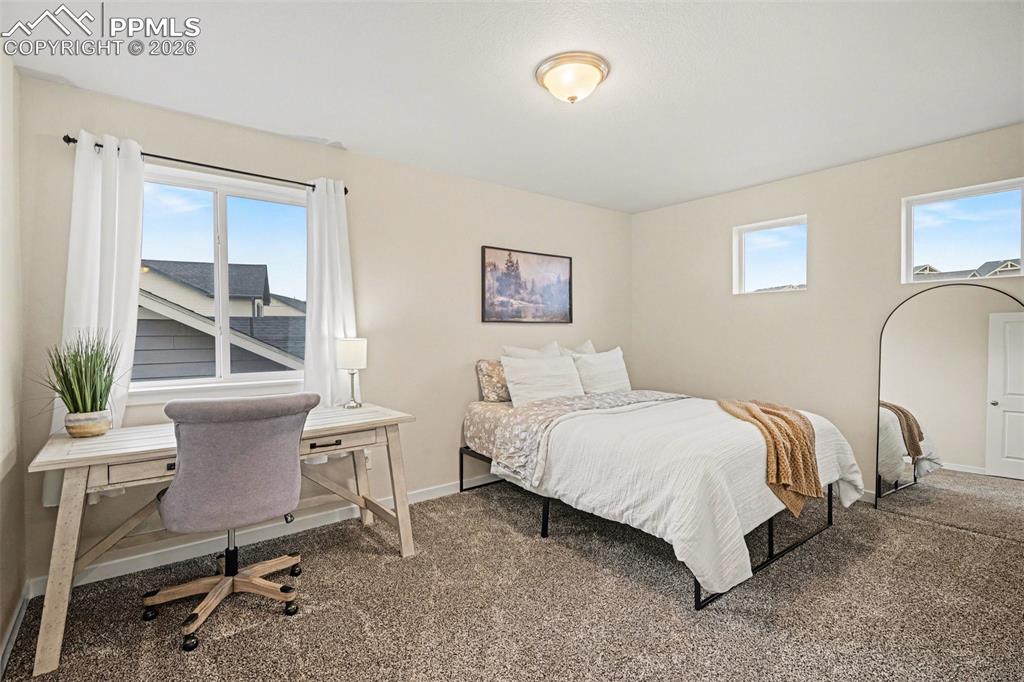 Image 27 of 40: Bedroom