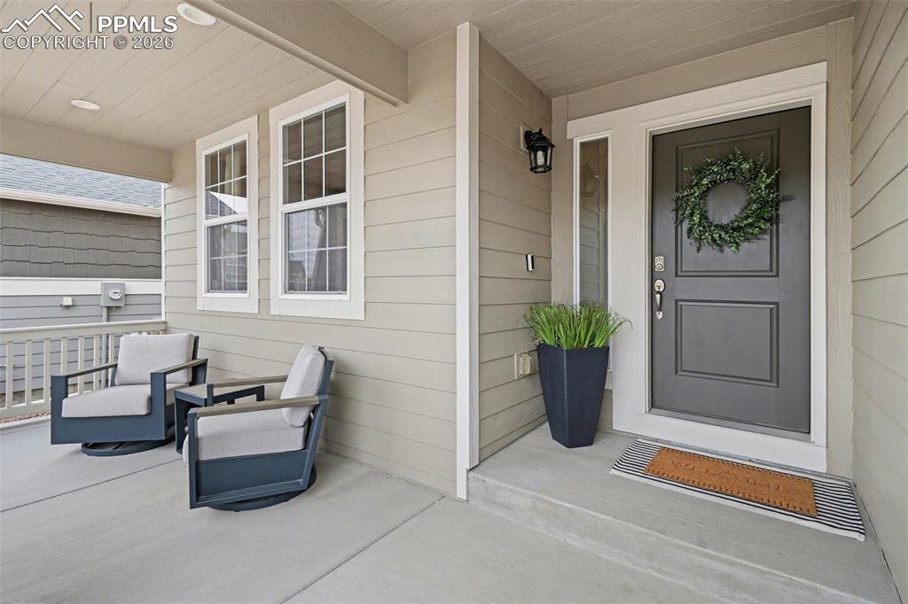 Image 3 of 40: Entry