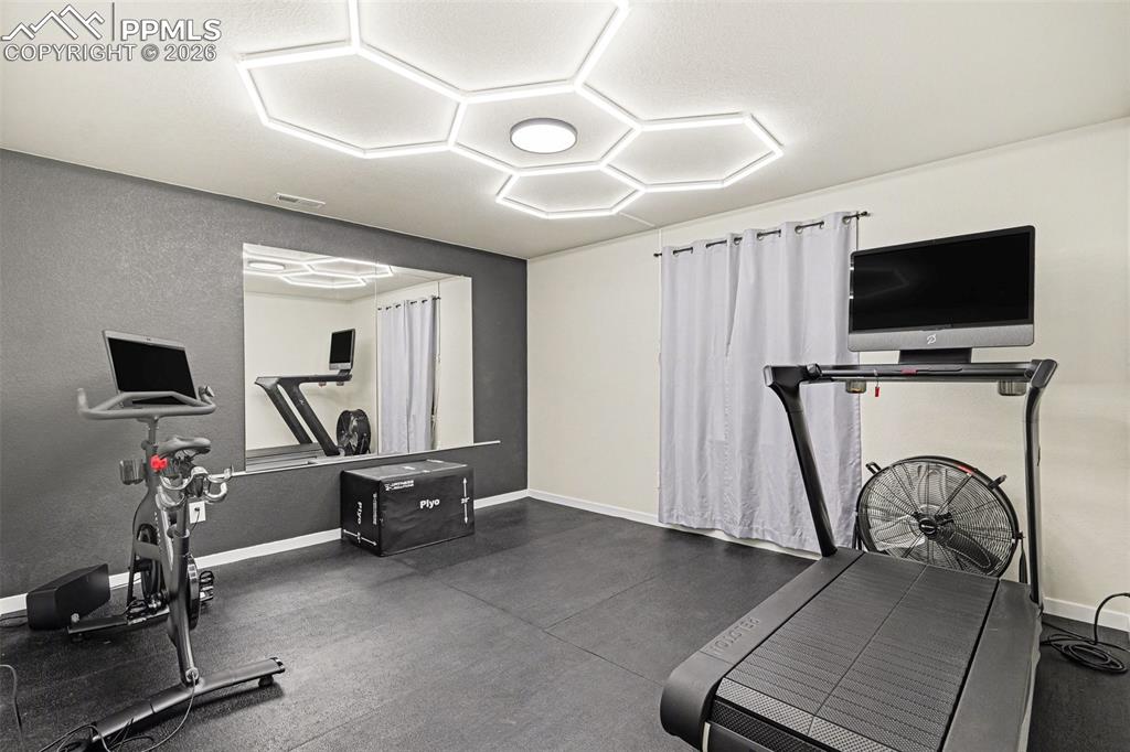 Image 34 of 40: Exercise Room