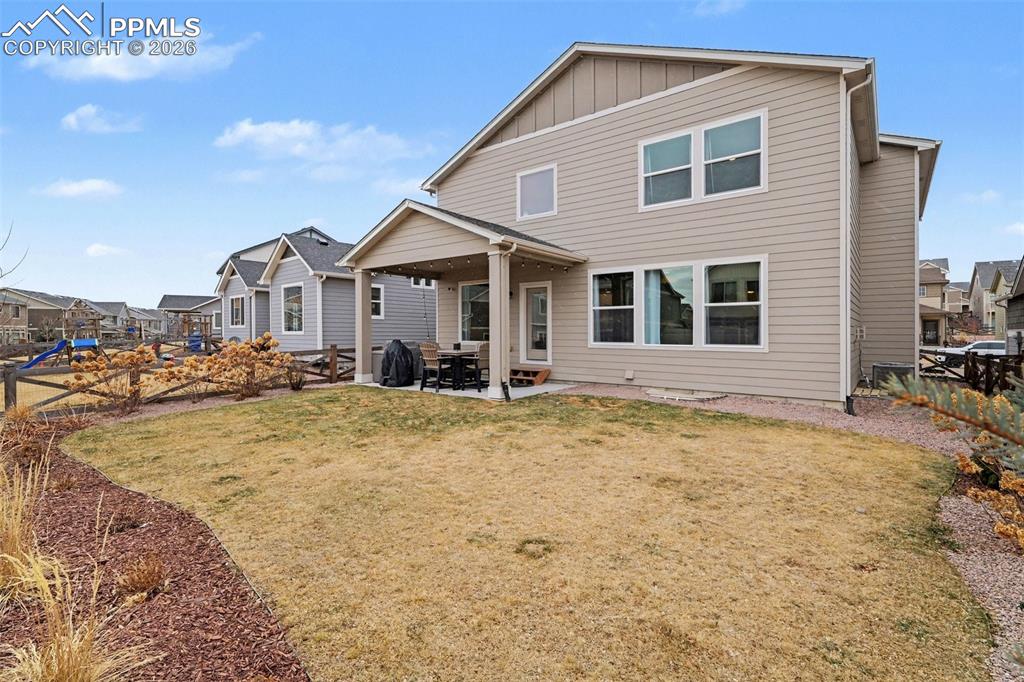 Image 38 of 40: Back of Structure