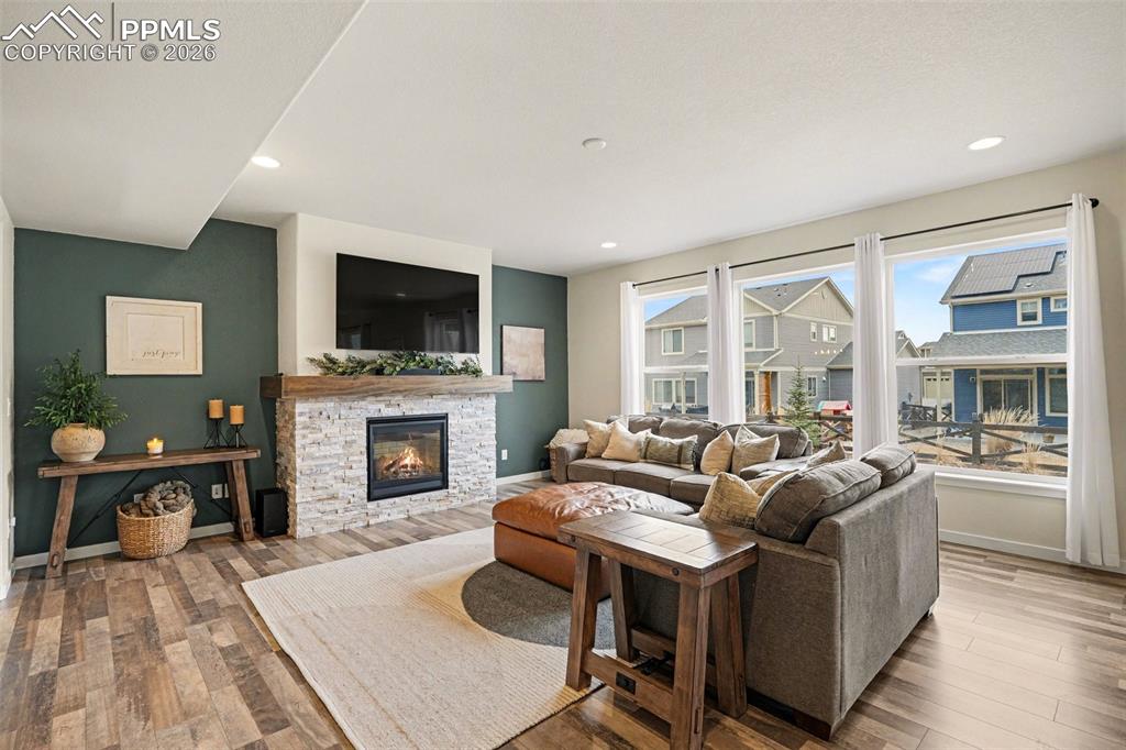 Image 4 of 40: Living Room