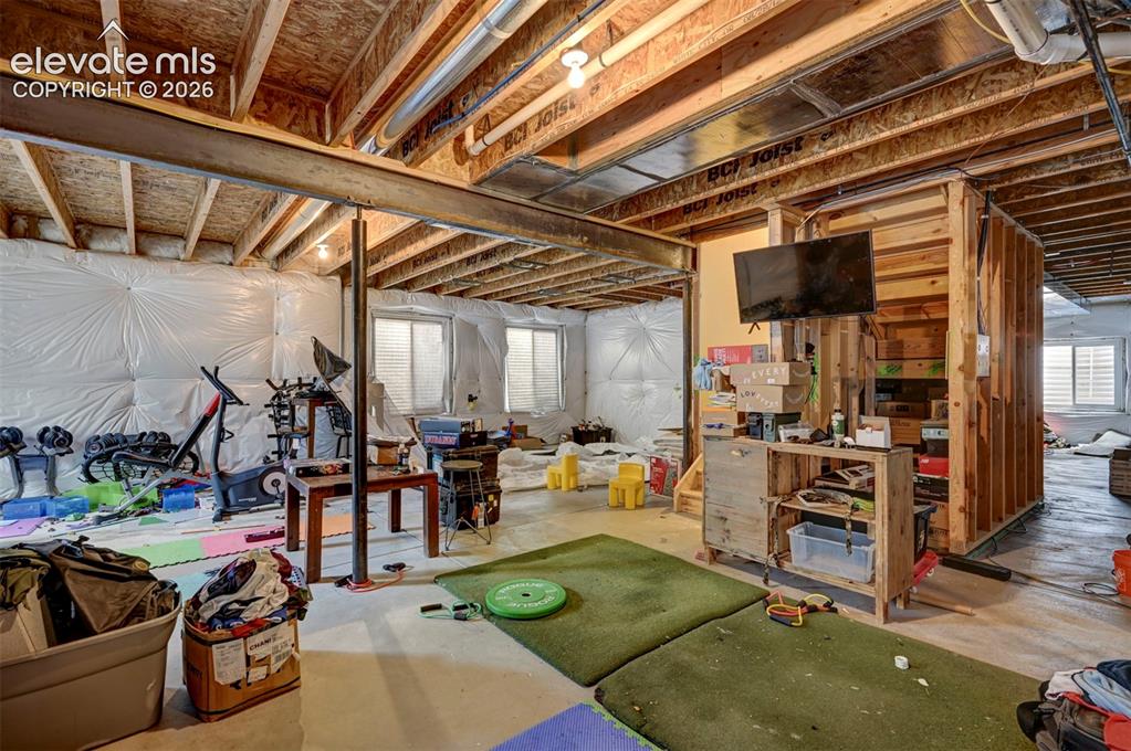 Image 38 of 49: Unfinished basement, 1,408 sq ft