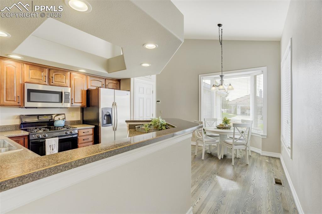 Image 10 of 48: Kitchen