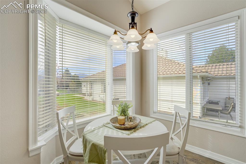 Image 14 of 48: Dining Area