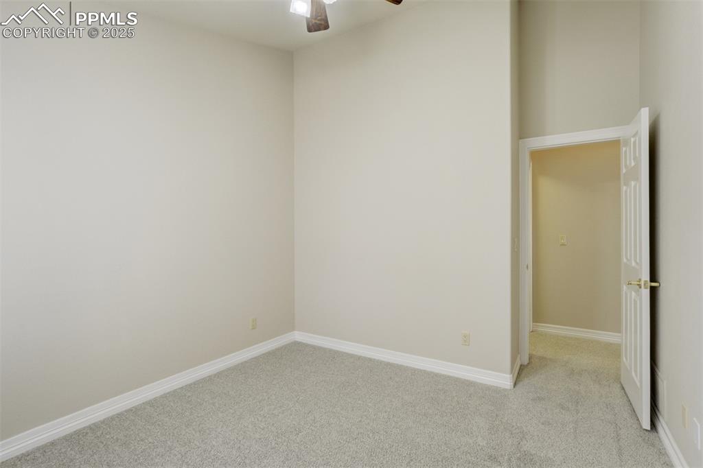 Image 27 of 48: Bedroom