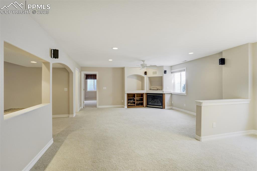 Image 29 of 48: Family Room