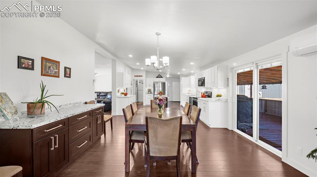 Image 12 of 49: Dining Area