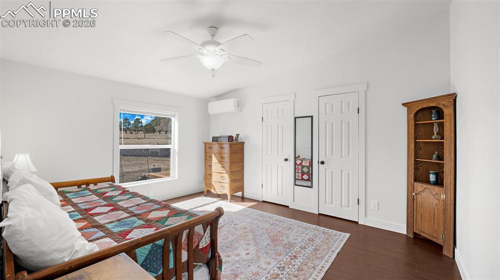 Image 16 of 49: Bedroom