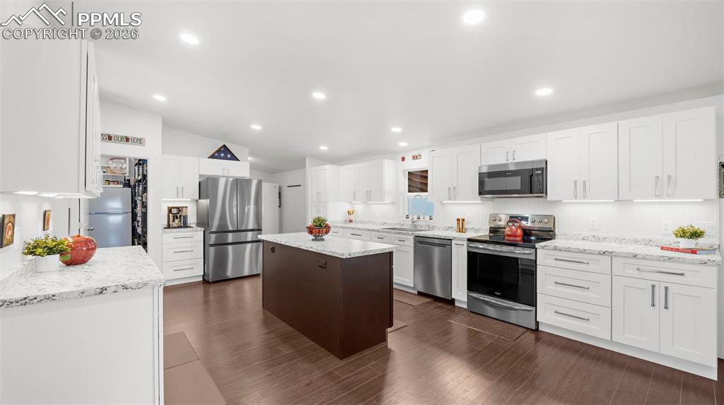 Image 6 of 49: Kitchen