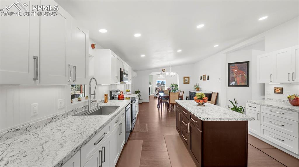 Image 9 of 49: Kitchen